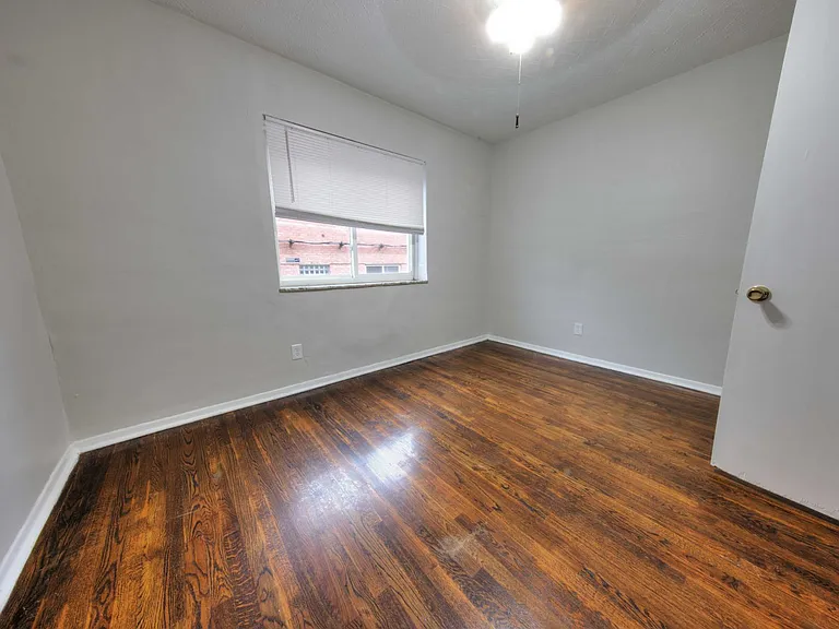 3508-10 Russell Ave — Photo 10