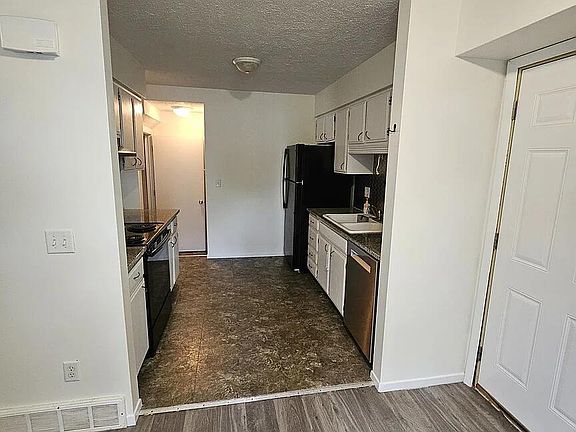 5th image of 2901 Staten Ave Unit 15