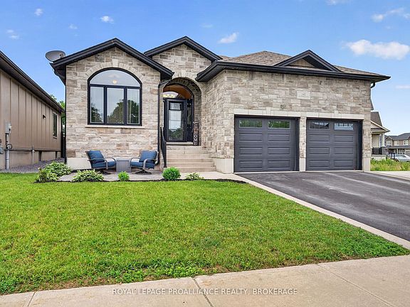 2nd image of 142 Gildersleeve Blvd