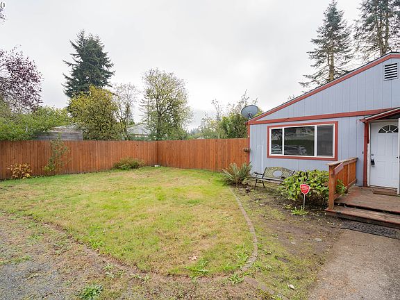 3rd image of 13907 NE 39th St