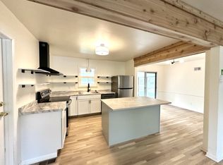 8442 Travis Ln, Overland Park, KS 66212