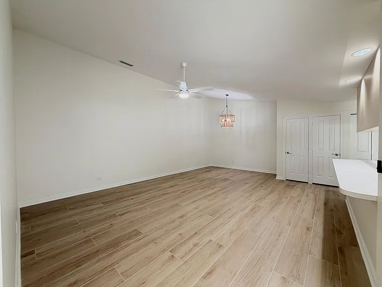 6104 Red Oak Ct — Photo 9