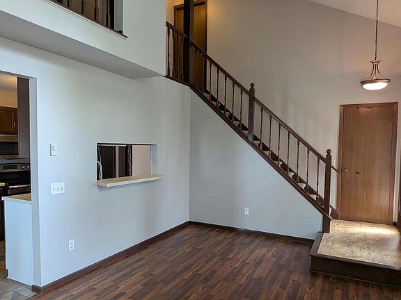 3rd image of 1006 SAWYER DRIVE