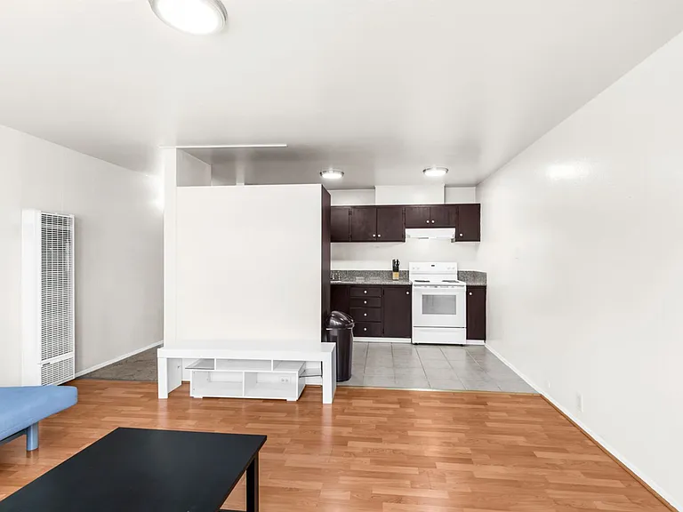 2500 Dana St — Photo 44