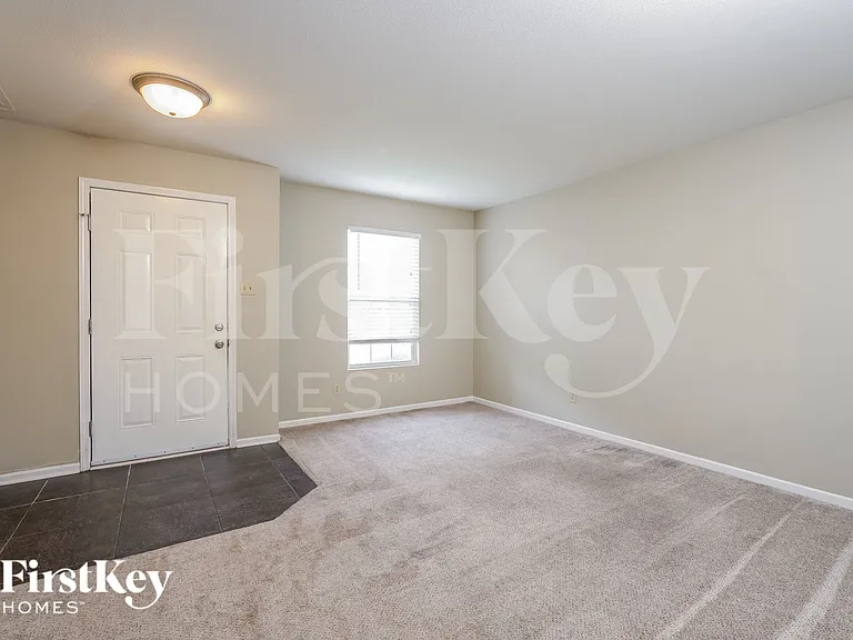 340 Kendall Dr — Photo 5