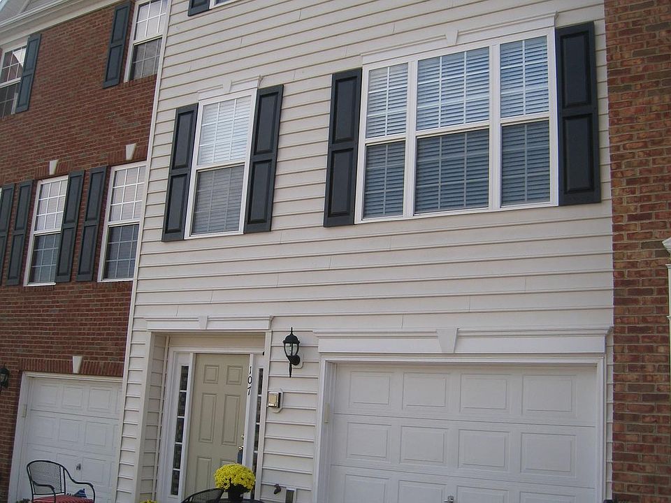 1st image of 107 Coral Reef Ct