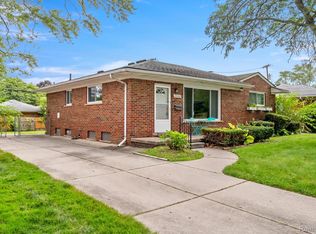 26366 Ann Arbor Trl, Dearborn Heights, MI 48127