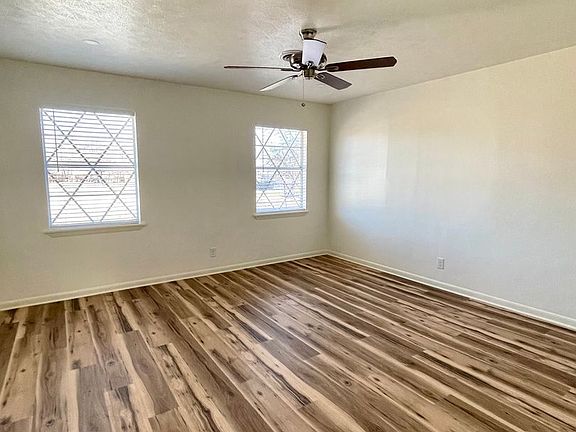 4th image of 901 Lois St APT 2