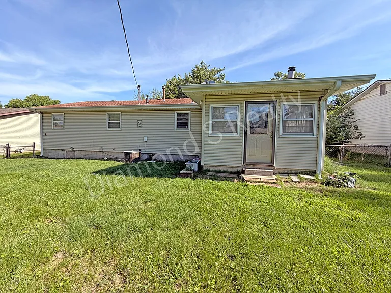 2264 E Nora St — Photo 23
