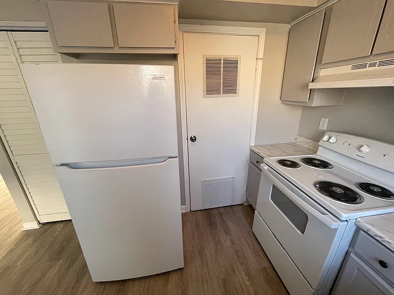 5712 Kendrick Dr — Photo 9