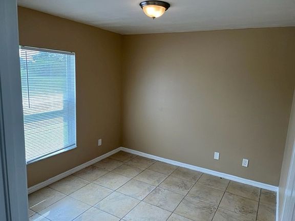 2nd image of 228-230 Hightower Ave S #7f350f497