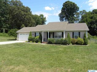 106 Shadow Oak Cir, New Market, AL 35761
