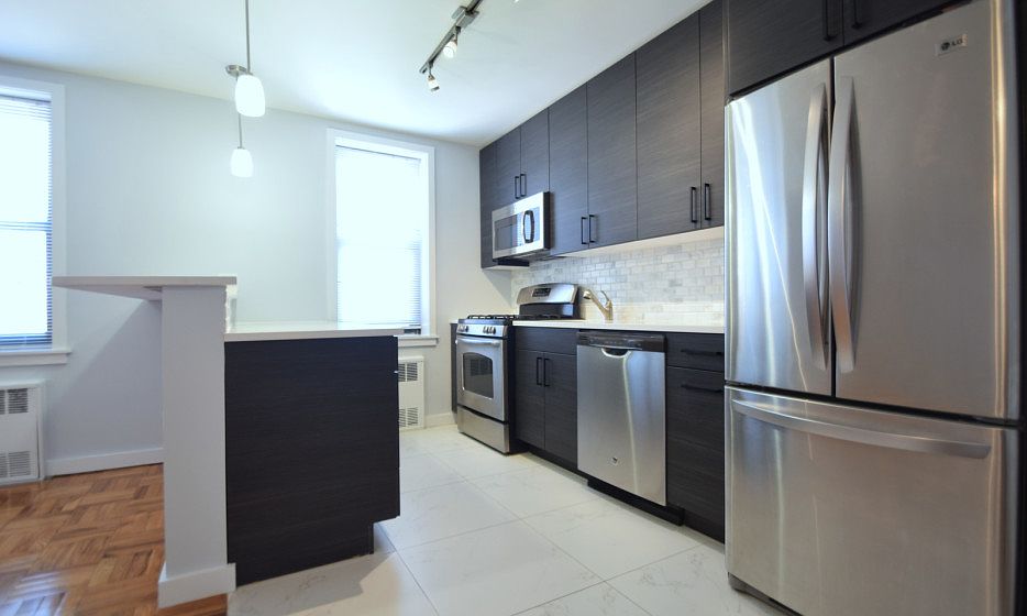 Harbor House - Kitchen - H29-05A