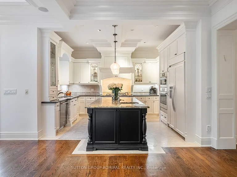 35 Wentworth Ave — Photo 12