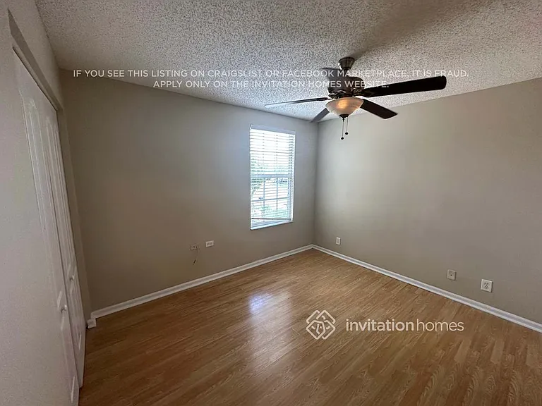 136 Canterbury Pl — Photo 9
