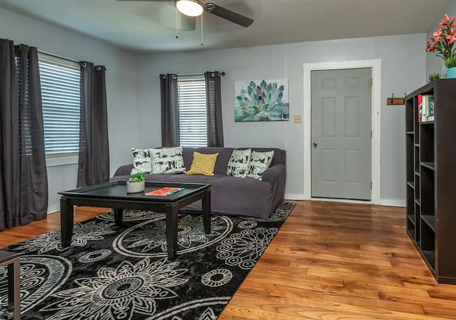 Charming Furnished 2-Bedroom Home in Memphis — Photo 4
