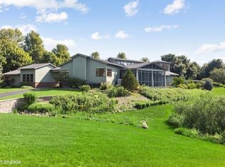 2110 Timberline Trl, Woodstock, IL 60098