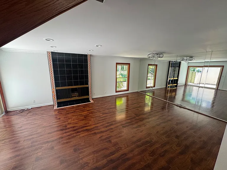 4153 W Sarah St — Photo 5