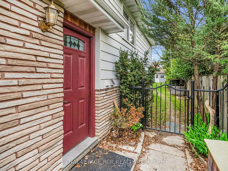 126 Nelson St W #A — Photo 3