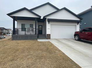 2713 12th St W, West Fargo, ND