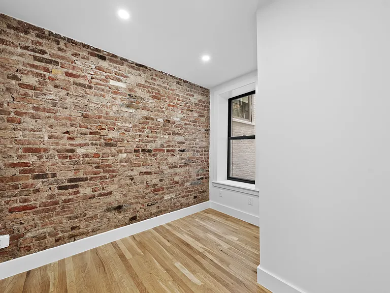 98 Thompson St #8 — Photo 5
