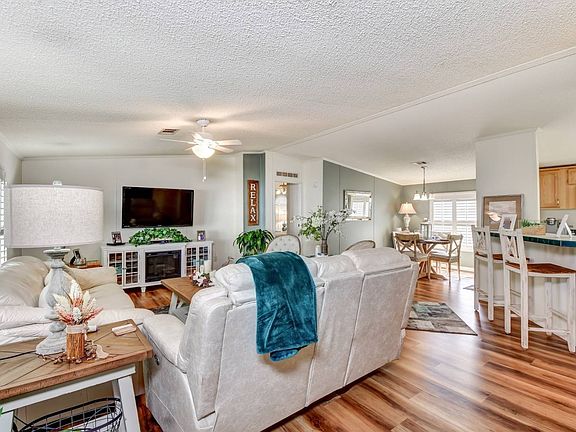 4th image of 465 Kingslake Dr