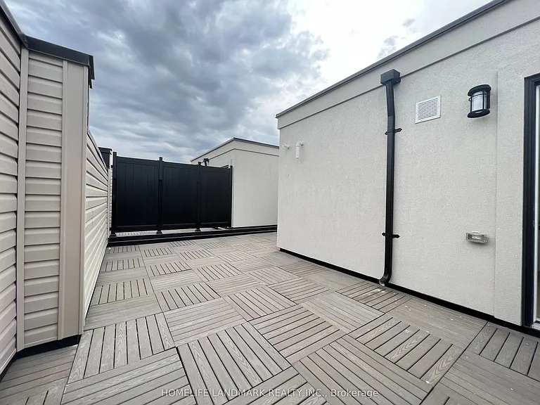 12860 Yonge St #11 — Photo 5