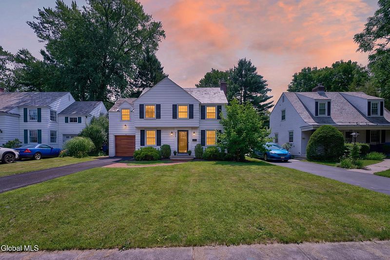 2nd image of 209 Colonial Avenue