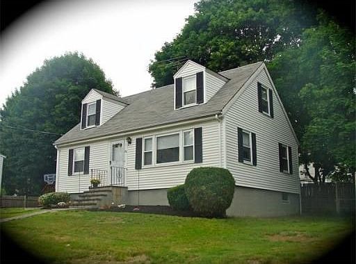 4th image of 28 Curran Ave