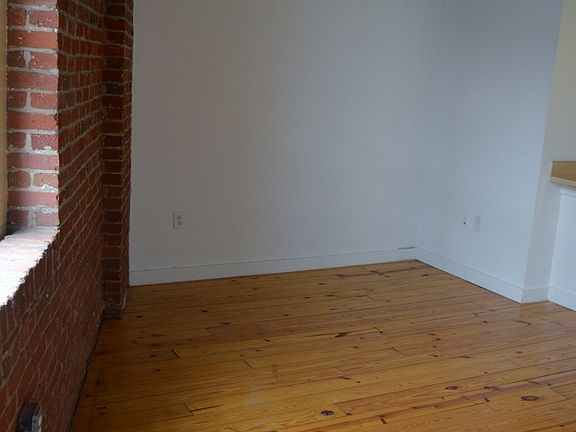 2nd image of 1012 N Hancock St #403