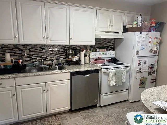 1086 1st Ave — Photo 3