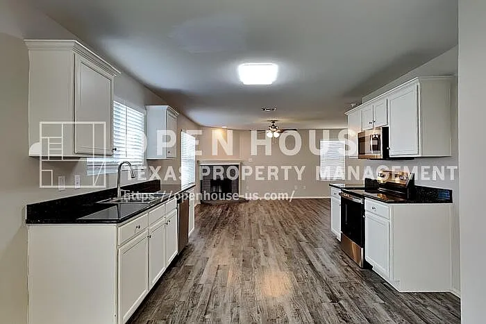 8516 Star Thistle Dr — Photo 6