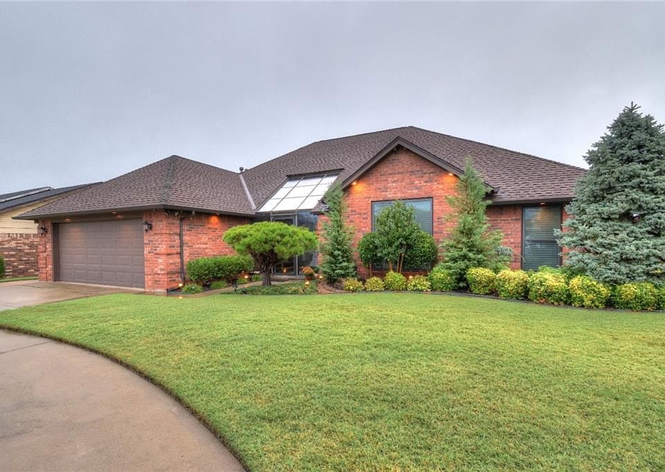 1st image of 400 S Ramblin Oaks Dr