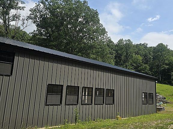4th image of 491 Three Mile Rd
