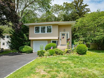123 Lake Street, Islip, NY, 11751