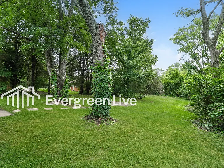 8540 Sunlight Dr — Photo 15