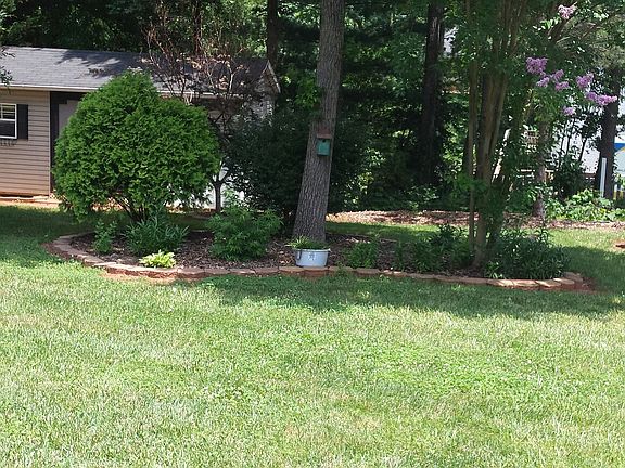 4th image of 206 Strawberry Ln