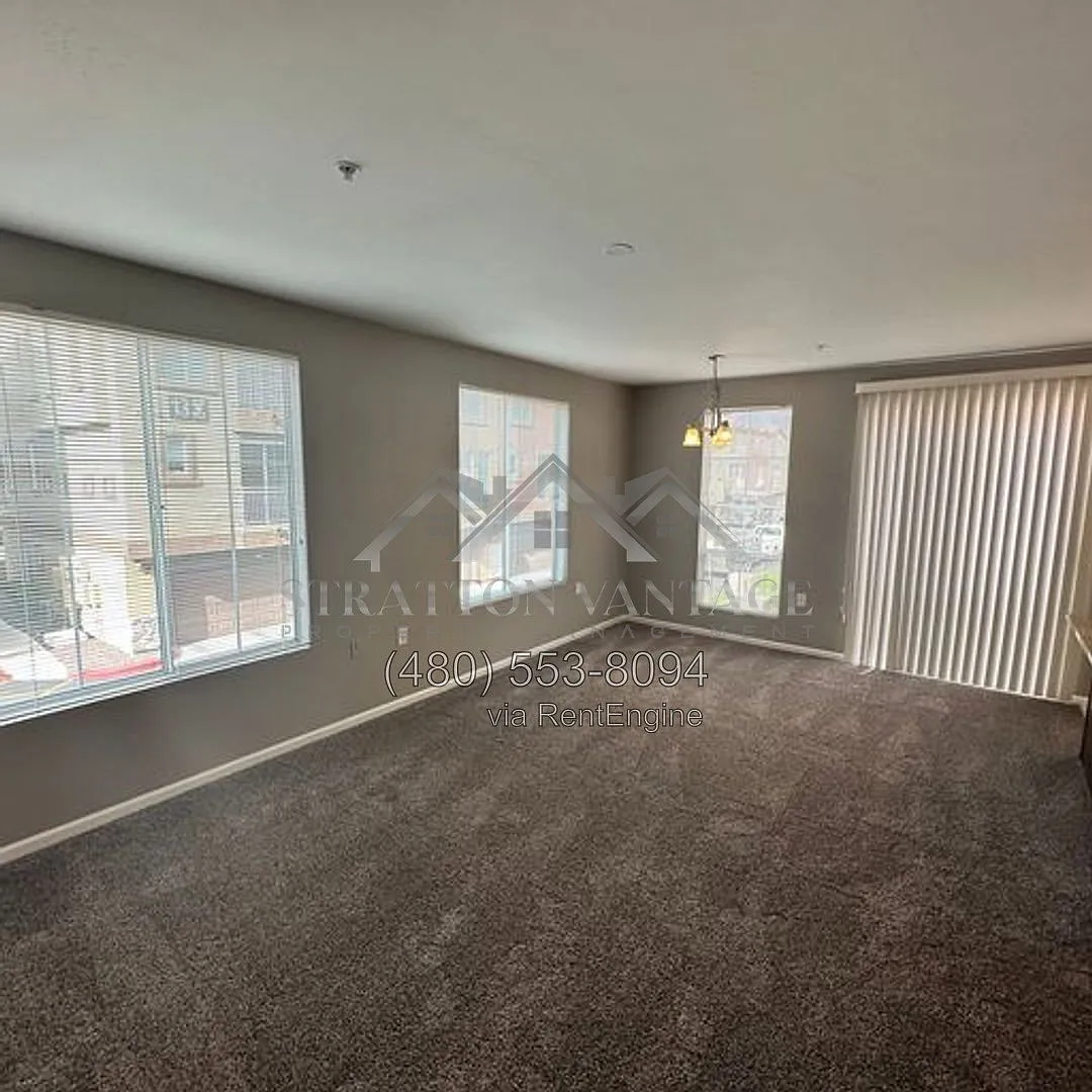 2 bed, 2.5 bath, 1344 sqft, $1,585 — Photo 2
