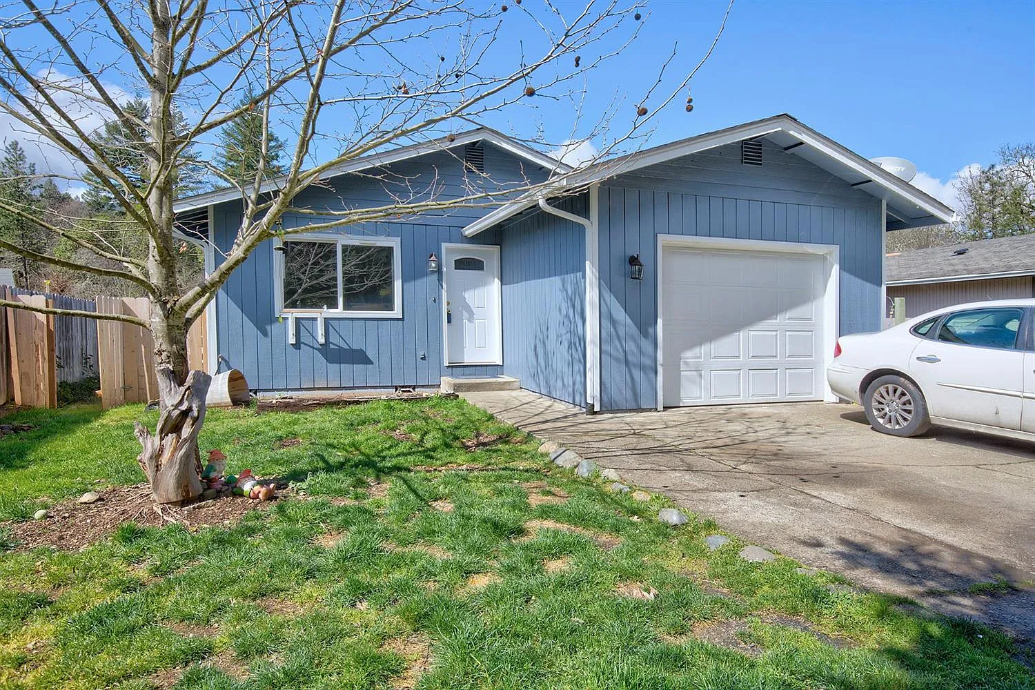 344 N Sawyer Ave photo 1