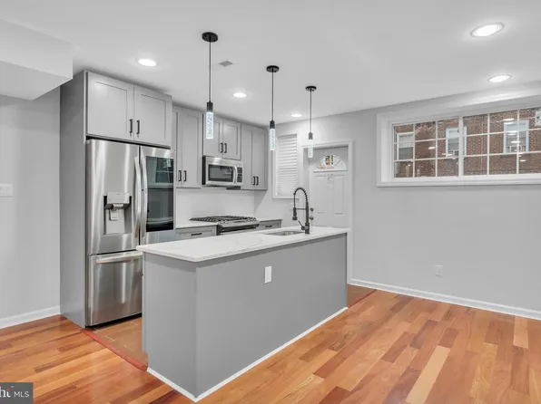 2610 S Robinson St, Philadelphia, PA 19142