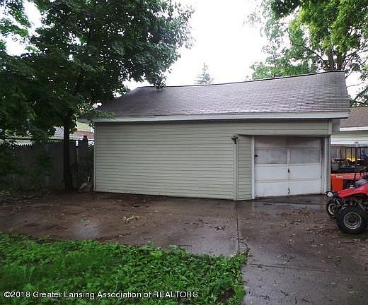 3rd image of 1009 W Oakland Ave