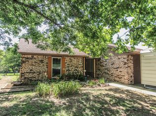 7431 Peters Dr, Noble, OK 73068