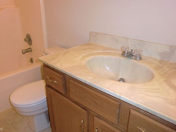 Gillham 537B Bathroom (2)