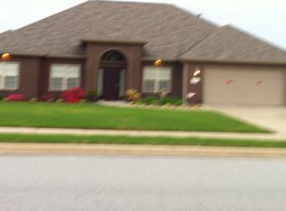 607 Carter Ct, Siloam Springs, AR 72761