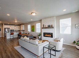 1115 Mountain Dr #B, Longmont, CO 80503