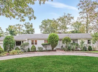 19 Crest Dr, White Plains, NY 10607