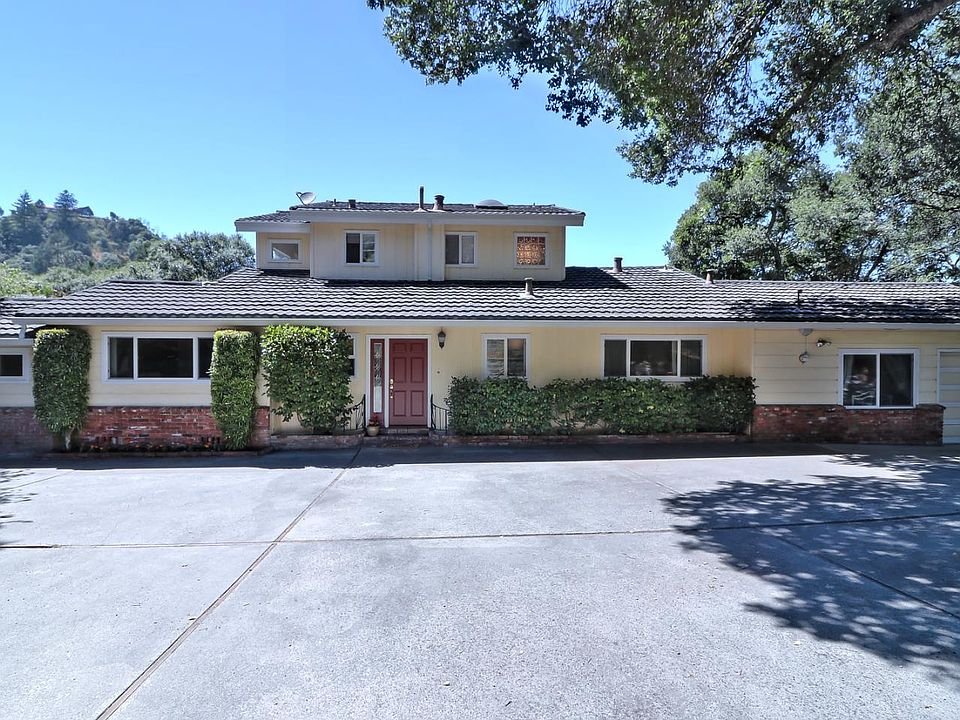 1st image of 460 La Cuesta Dr