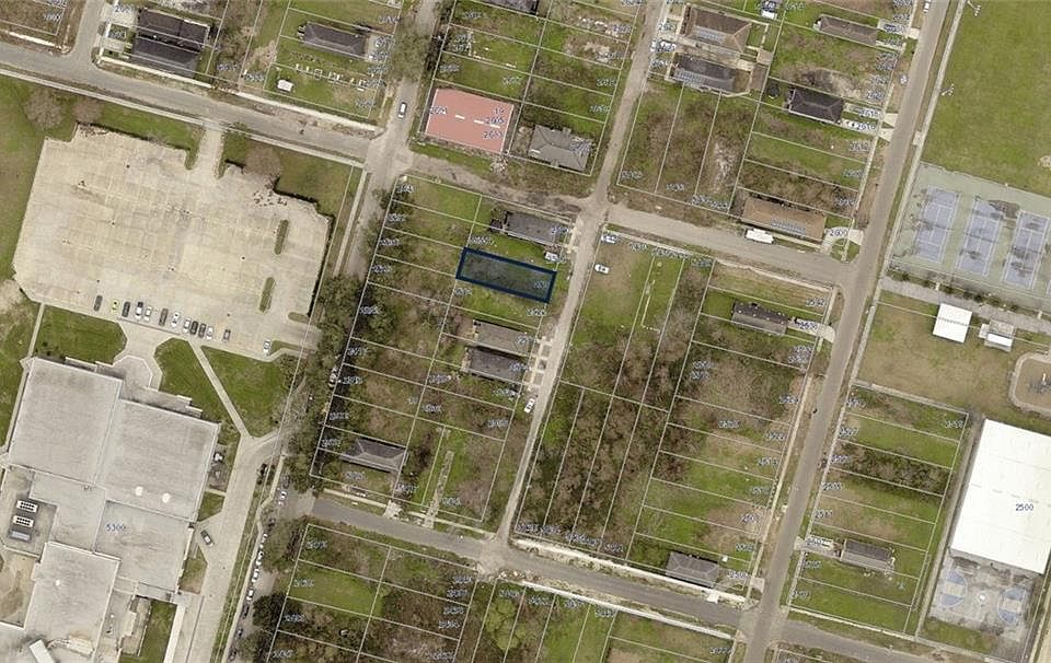 2nd image of 2532 Choctaw St