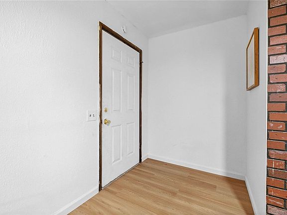5th image of 317 E Cedar St