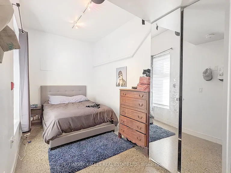 214 Bathurst St #B1 — Photo 5